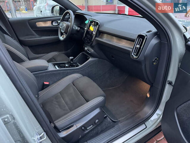 Зеленый Вольво C40 Recharge, объемом двигателя 0 л и пробегом 26 тыс. км за 33999 $, фото 29 на Automoto.ua