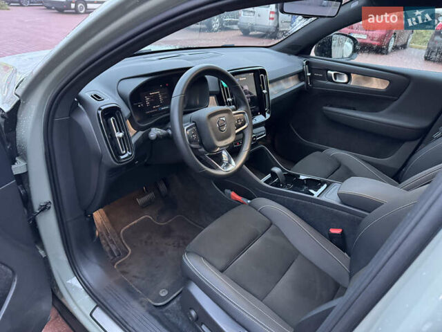 Зеленый Вольво C40 Recharge, объемом двигателя 0 л и пробегом 26 тыс. км за 33999 $, фото 16 на Automoto.ua