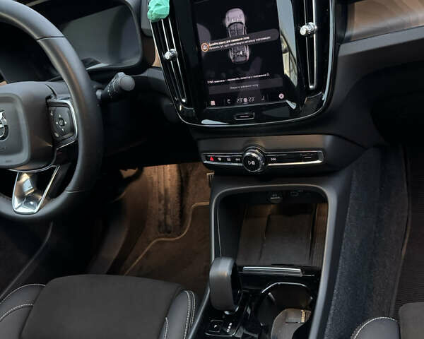 Зеленый Вольво C40 Recharge, объемом двигателя 0 л и пробегом 26 тыс. км за 33999 $, фото 50 на Automoto.ua