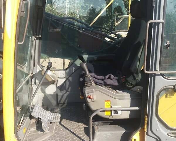 Желтый Вольво EC 290B LC, объемом двигателя 0 л и пробегом 23 тыс. км за 39900 $, фото 4 на Automoto.ua