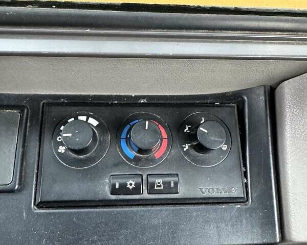 Желтый Вольво ECR 58D, объемом двигателя 0 л и пробегом 4 тыс. км за 42500 $, фото 12 на Automoto.ua