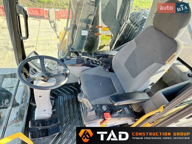 Желтый Вольво EW 210, объемом двигателя 0 л и пробегом 2 тыс. км за 112989 $, фото 5 на Automoto.ua