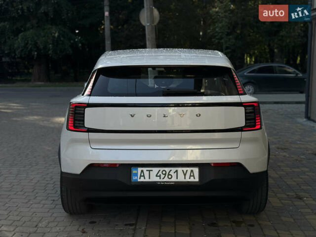 Белый Вольво EX30, объемом двигателя 0 л и пробегом 16 тыс. км за 26750 $, фото 5 на Automoto.ua