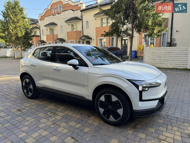 Белый Вольво EX30, объемом двигателя 0 л и пробегом 16 тыс. км за 26750 $, фото 3 на Automoto.ua