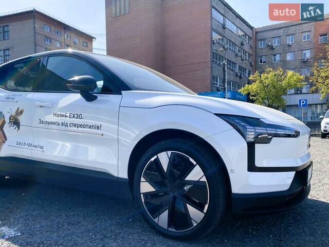 Білий Вольво EX30, об'ємом двигуна 0 л та пробігом 2 тис. км за 44077 $, фото 6 на Automoto.ua