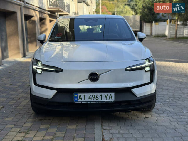 Белый Вольво EX30, объемом двигателя 0 л и пробегом 16 тыс. км за 26750 $, фото 1 на Automoto.ua