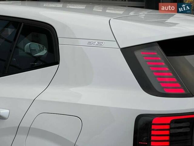 Белый Вольво EX30, объемом двигателя 0 л и пробегом 17 тыс. км за 27500 $, фото 24 на Automoto.ua
