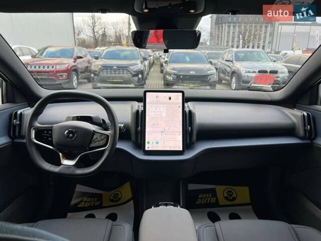 Белый Вольво EX30, объемом двигателя 0 л и пробегом 17 тыс. км за 27500 $, фото 11 на Automoto.ua