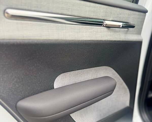 Білий Вольво EX30, об'ємом двигуна 0 л та пробігом 9 тис. км за 36800 $, фото 15 на Automoto.ua