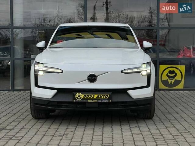 Белый Вольво EX30, объемом двигателя 0 л и пробегом 17 тыс. км за 27500 $, фото 1 на Automoto.ua