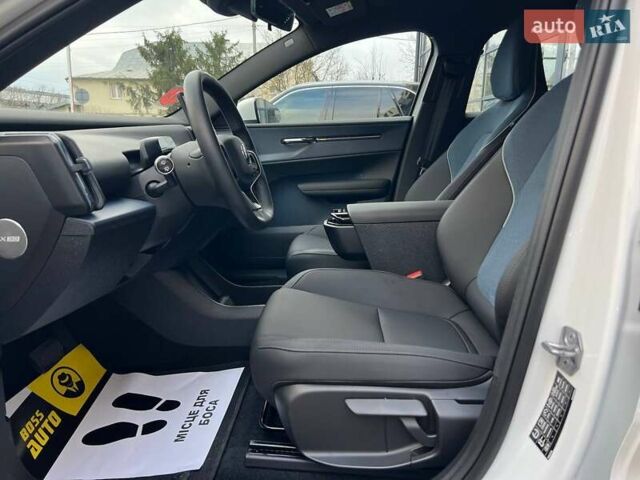 Белый Вольво EX30, объемом двигателя 0 л и пробегом 17 тыс. км за 27500 $, фото 8 на Automoto.ua