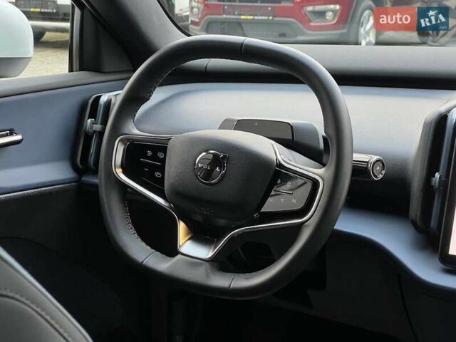 Белый Вольво EX30, объемом двигателя 0 л и пробегом 17 тыс. км за 27500 $, фото 12 на Automoto.ua