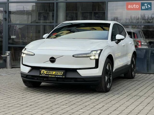 Белый Вольво EX30, объемом двигателя 0 л и пробегом 17 тыс. км за 27500 $, фото 2 на Automoto.ua