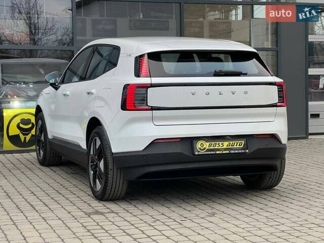 Белый Вольво EX30, объемом двигателя 0 л и пробегом 17 тыс. км за 27500 $, фото 4 на Automoto.ua