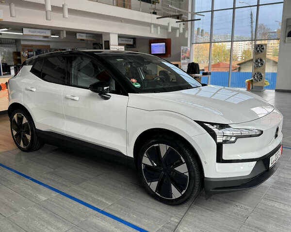 Белый Вольво EX30, объемом двигателя 0 л и пробегом 5 тыс. км за 36500 $, фото 4 на Automoto.ua