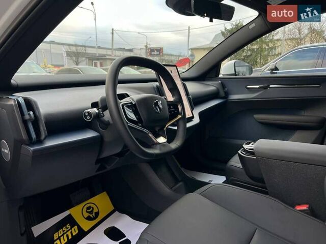 Белый Вольво EX30, объемом двигателя 0 л и пробегом 17 тыс. км за 27500 $, фото 10 на Automoto.ua