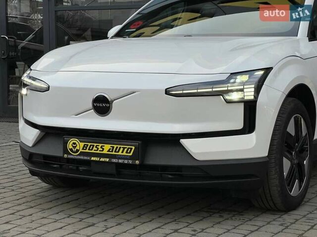 Белый Вольво EX30, объемом двигателя 0 л и пробегом 17 тыс. км за 27500 $, фото 23 на Automoto.ua