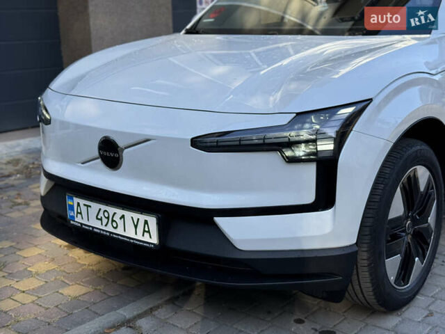Белый Вольво EX30, объемом двигателя 0 л и пробегом 16 тыс. км за 26750 $, фото 11 на Automoto.ua