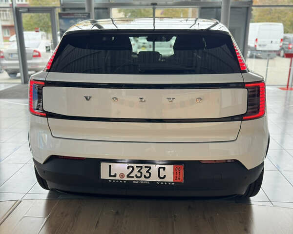 Белый Вольво EX30, объемом двигателя 0 л и пробегом 5 тыс. км за 36500 $, фото 6 на Automoto.ua