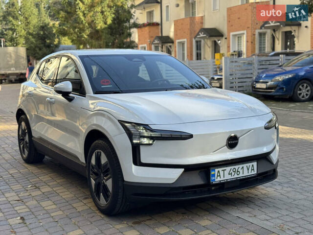 Белый Вольво EX30, объемом двигателя 0 л и пробегом 16 тыс. км за 26750 $, фото 2 на Automoto.ua