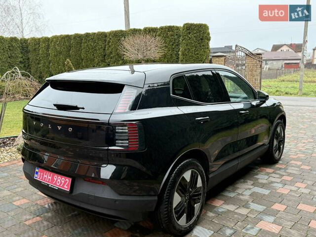 Черный Вольво EX30, объемом двигателя 0 л и пробегом 4 тыс. км за 22000 $, фото 1 на Automoto.ua