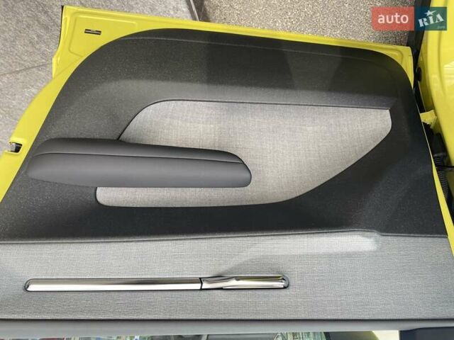 Желтый Вольво EX30, объемом двигателя 0 л и пробегом 19 тыс. км за 43034 $, фото 16 на Automoto.ua