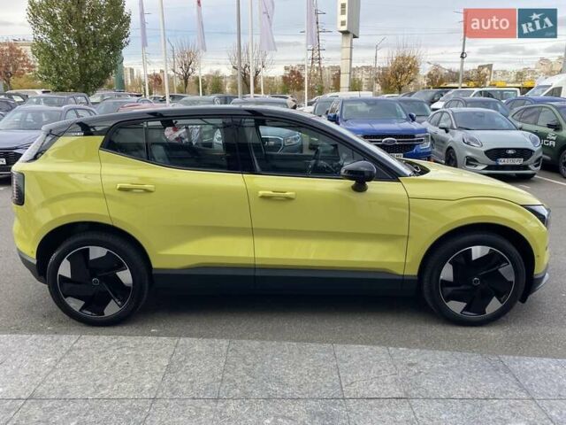 Желтый Вольво EX30, объемом двигателя 0 л и пробегом 19 тыс. км за 43034 $, фото 6 на Automoto.ua