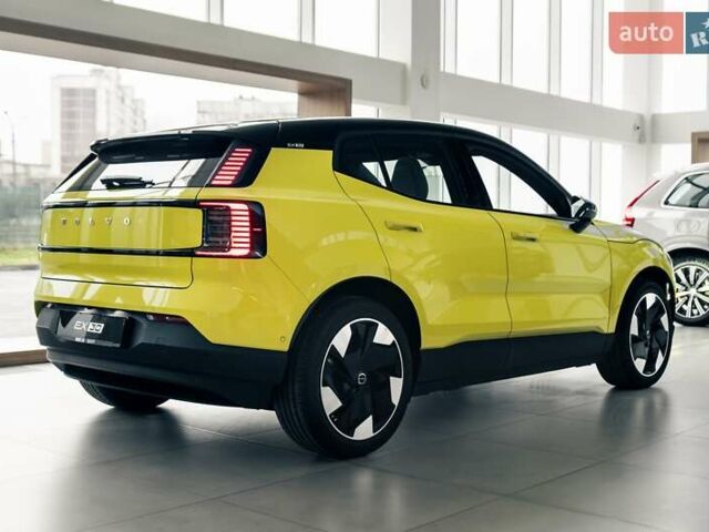 Желтый Вольво EX30, объемом двигателя 0 л и пробегом 6 тыс. км за 44292 $, фото 7 на Automoto.ua