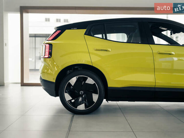 Желтый Вольво EX30, объемом двигателя 0 л и пробегом 6 тыс. км за 44292 $, фото 8 на Automoto.ua