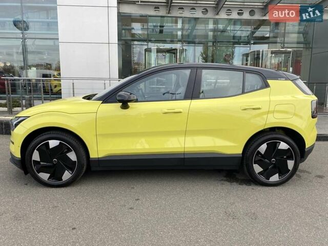 Желтый Вольво EX30, объемом двигателя 0 л и пробегом 19 тыс. км за 43034 $, фото 2 на Automoto.ua