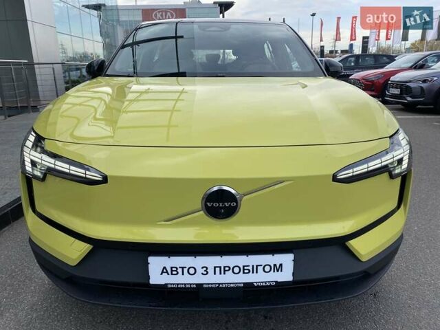 Желтый Вольво EX30, объемом двигателя 0 л и пробегом 19 тыс. км за 43034 $, фото 1 на Automoto.ua