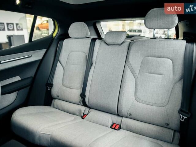 Желтый Вольво EX30, объемом двигателя 0 л и пробегом 6 тыс. км за 44292 $, фото 21 на Automoto.ua