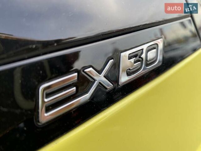 Желтый Вольво EX30, объемом двигателя 0 л и пробегом 19 тыс. км за 43034 $, фото 25 на Automoto.ua