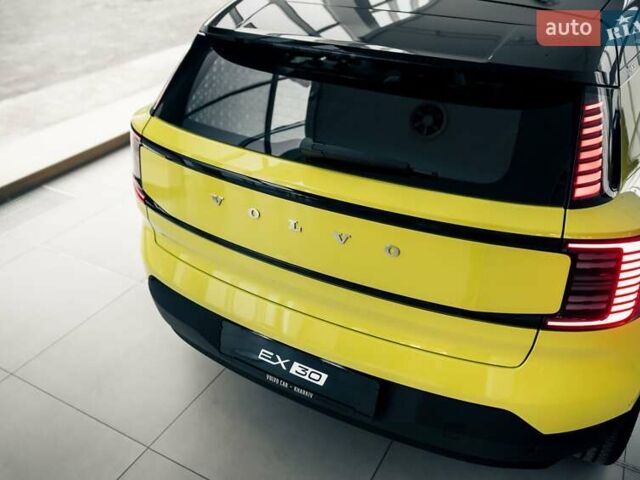 Желтый Вольво EX30, объемом двигателя 0 л и пробегом 6 тыс. км за 44292 $, фото 12 на Automoto.ua