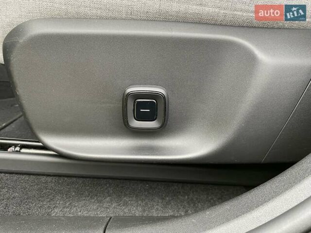 Желтый Вольво EX30, объемом двигателя 0 л и пробегом 19 тыс. км за 43034 $, фото 20 на Automoto.ua