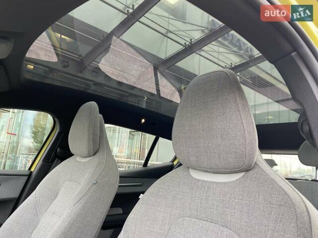 Желтый Вольво EX30, объемом двигателя 0 л и пробегом 19 тыс. км за 43034 $, фото 24 на Automoto.ua