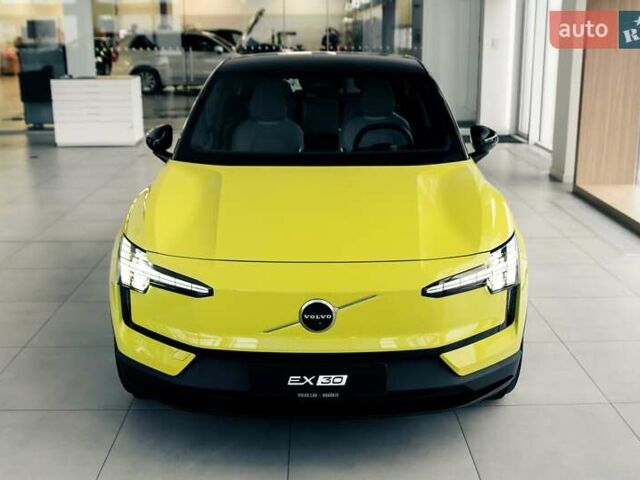 Желтый Вольво EX30, объемом двигателя 0 л и пробегом 6 тыс. км за 44292 $, фото 2 на Automoto.ua
