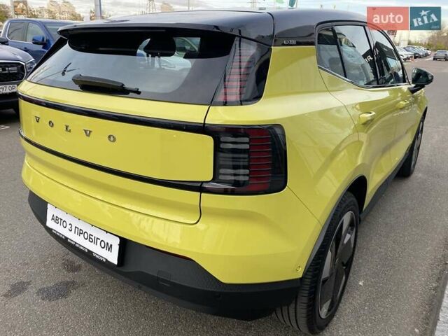 Желтый Вольво EX30, объемом двигателя 0 л и пробегом 19 тыс. км за 43034 $, фото 5 на Automoto.ua