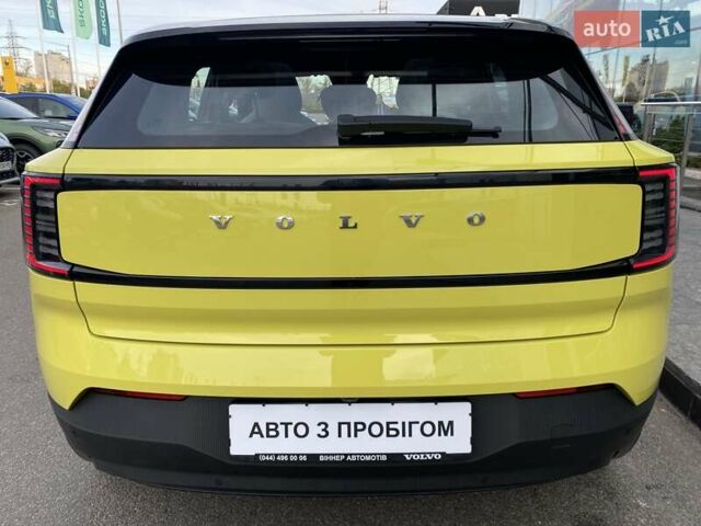 Желтый Вольво EX30, объемом двигателя 0 л и пробегом 19 тыс. км за 43034 $, фото 4 на Automoto.ua