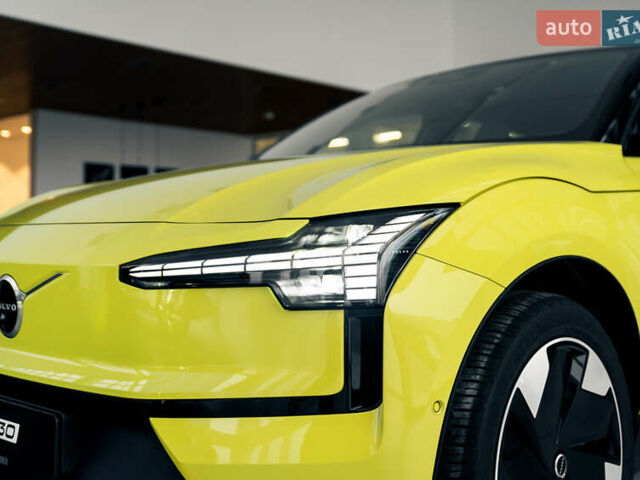 Желтый Вольво EX30, объемом двигателя 0 л и пробегом 6 тыс. км за 44292 $, фото 5 на Automoto.ua