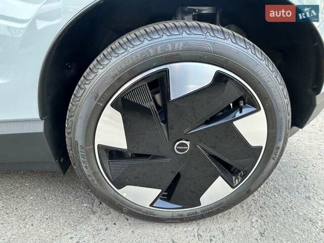 Серый Вольво EX30, объемом двигателя 0 л и пробегом 1 тыс. км за 42500 $, фото 15 на Automoto.ua