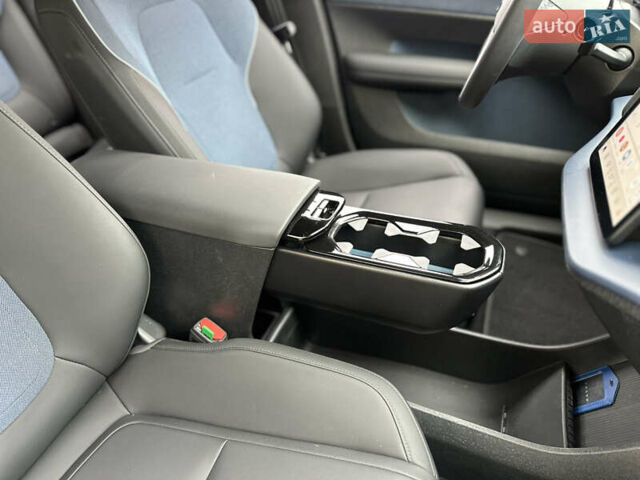 Серый Вольво EX30, объемом двигателя 0 л и пробегом 13 тыс. км за 25900 $, фото 42 на Automoto.ua