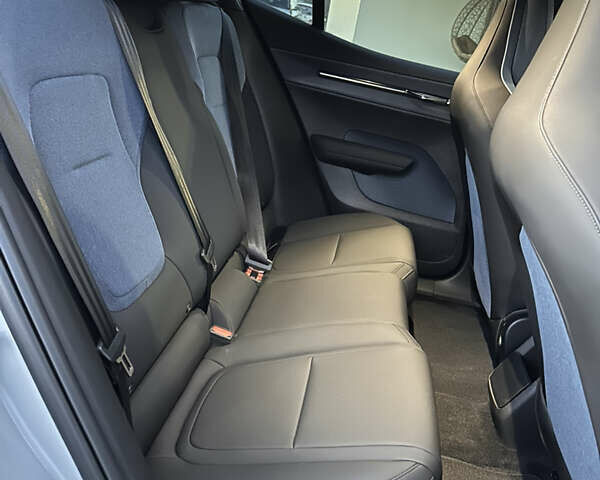 Серый Вольво EX30, объемом двигателя 0 л и пробегом 13 тыс. км за 25900 $, фото 3 на Automoto.ua