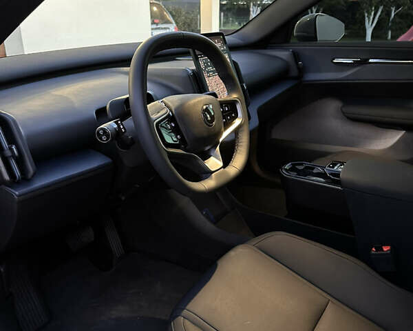 Серый Вольво EX30, объемом двигателя 0 л и пробегом 13 тыс. км за 25900 $, фото 29 на Automoto.ua