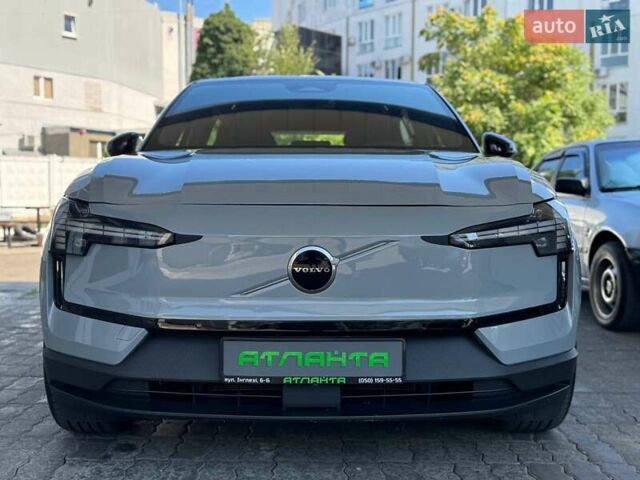 Серый Вольво EX30, объемом двигателя 0 л и пробегом 12 тыс. км за 26900 $, фото 3 на Automoto.ua