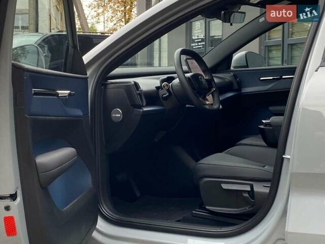 Сірий Вольво EX30, об'ємом двигуна 0 л та пробігом 23 тис. км за 25500 $, фото 2 на Automoto.ua