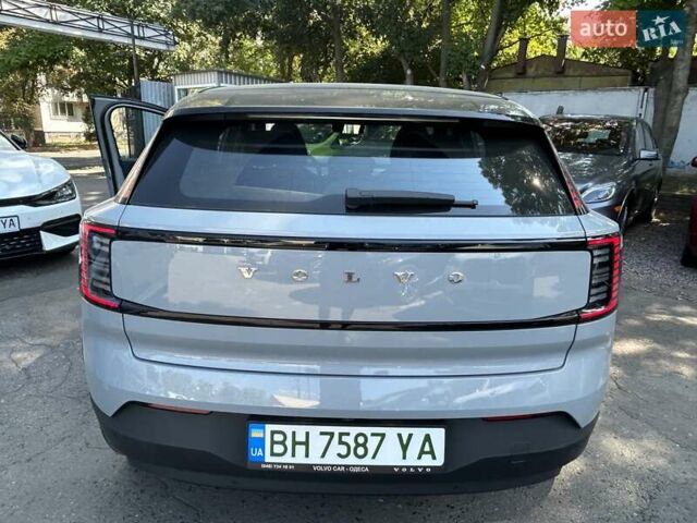 Серый Вольво EX30, объемом двигателя 0 л и пробегом 1 тыс. км за 42500 $, фото 2 на Automoto.ua