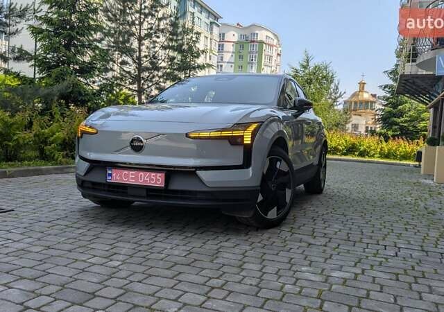 Сірий Вольво EX30, об'ємом двигуна 0 л та пробігом 9 тис. км за 27999 $, фото 6 на Automoto.ua