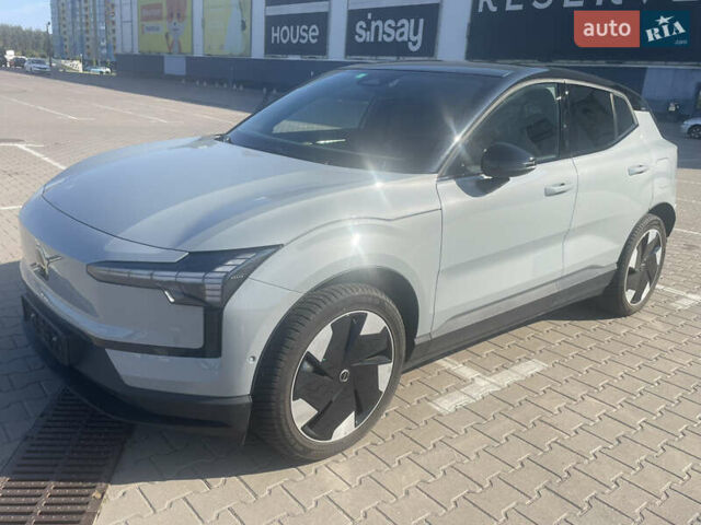 Серый Вольво EX30, объемом двигателя 0 л и пробегом 12 тыс. км за 35500 $, фото 2 на Automoto.ua
