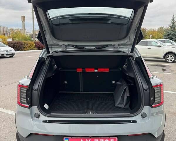 Серый Вольво EX30, объемом двигателя 0 л и пробегом 2 тыс. км за 42593 $, фото 8 на Automoto.ua